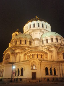 ソフィア中心部にある祈りの場「アレクサンドル・ネフスキー大聖堂」